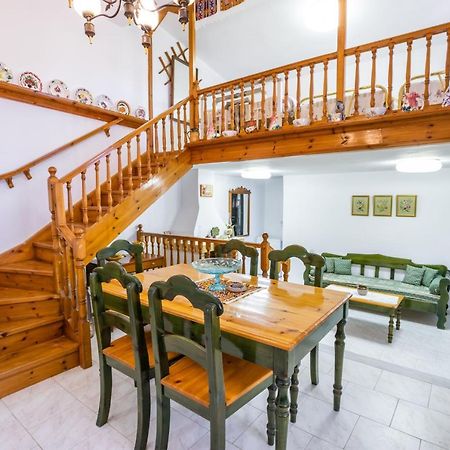 Mertonas Villa Kirá Panajá Kültér fotó